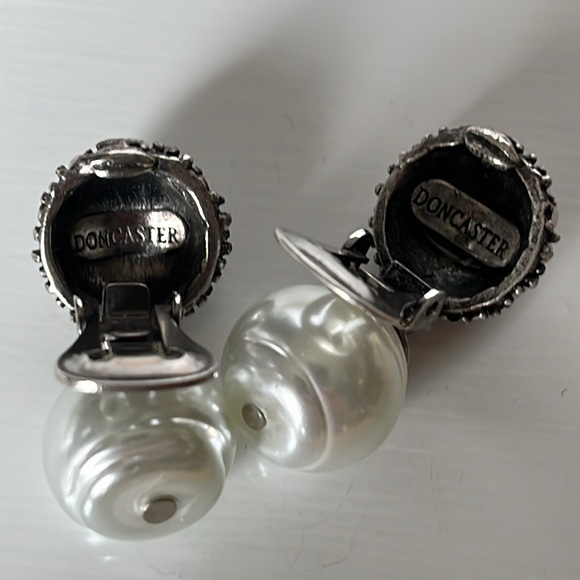 Don Caster Vintage Earrings Faux Pearl Dangle Silver Tone Clip Earrings - Picture 3 of 8